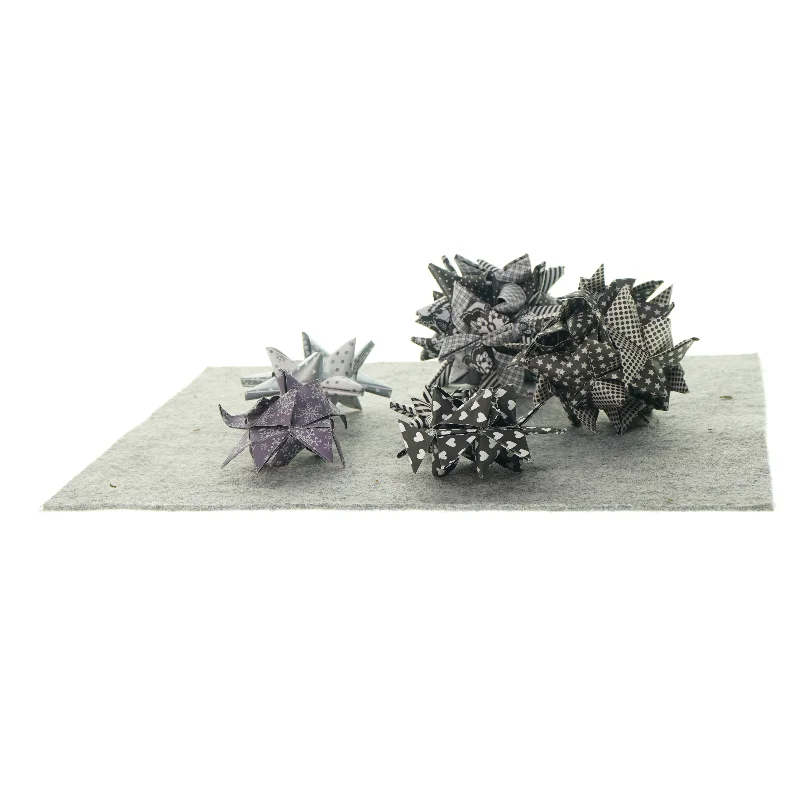 Dekorative julestjerner (str. 12 et 12 Og 11 x 4 Og 7 x 3)