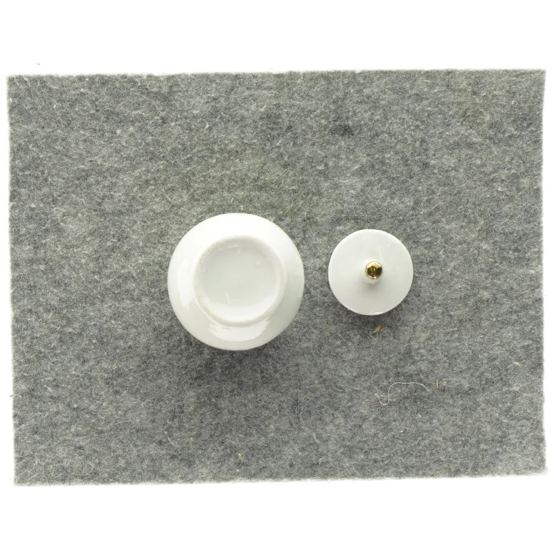 Porcelænskrukke (str. 8 x 5cm)