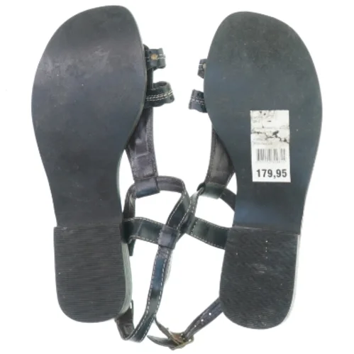 Sandaler fra Bugatti (str. 39)