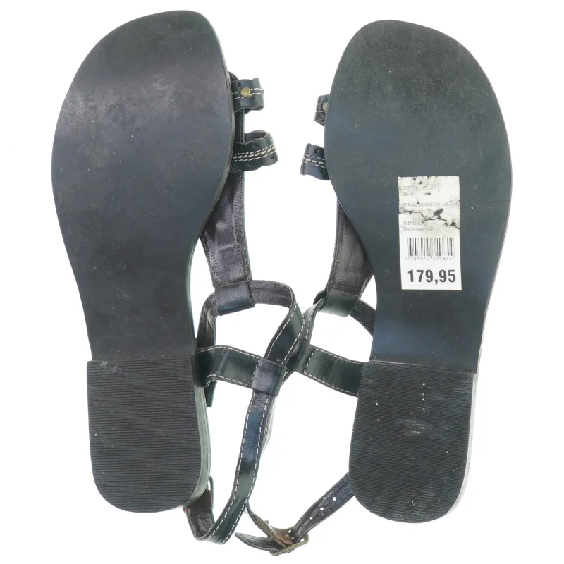 Sandaler fra Bugatti (str. 39)