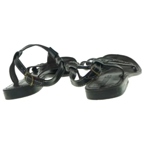 Sandaler fra Bugatti (str. 39)