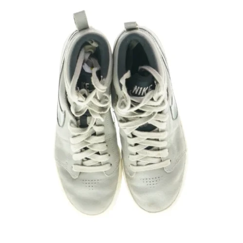 Sneakers fra Nike (str. 38,5)