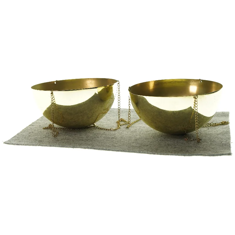 ampler i guldfarvet metal. Til ophængning (str. 10 x 20cm)