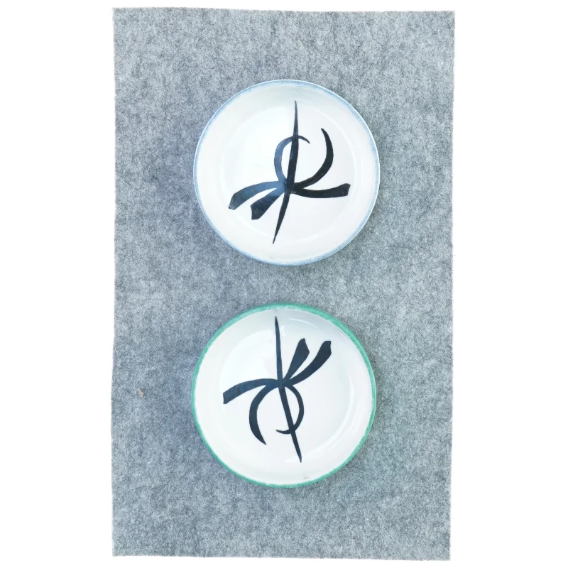 2 stk skåle (str. 12 cm)