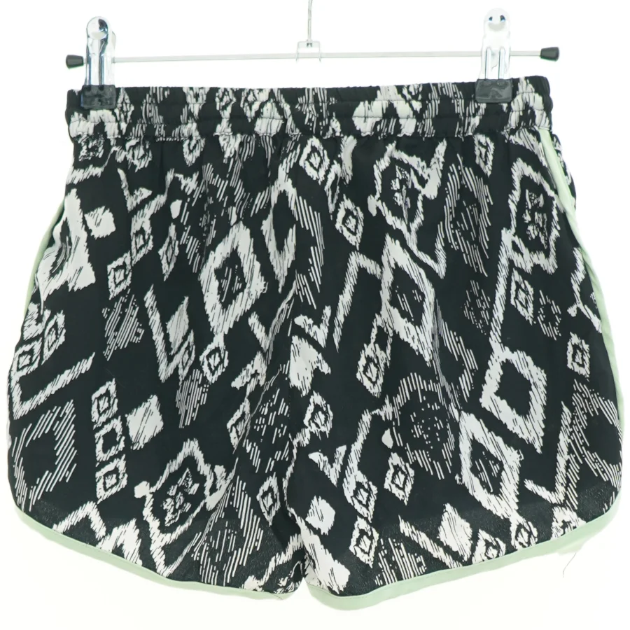 Shorts fra D-XEL (str. 140 cm)