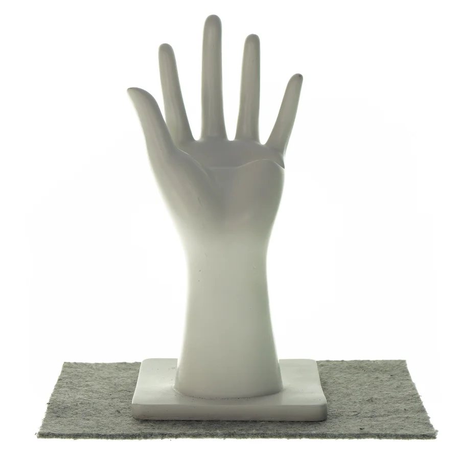 Dekorativ hånd til decoration eller smykker (str. 12 x 12 x 25cm)