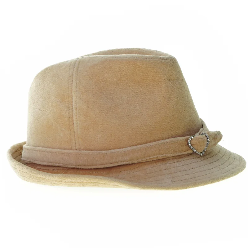 Hat  (str. 28 x 24 x 13 cm)