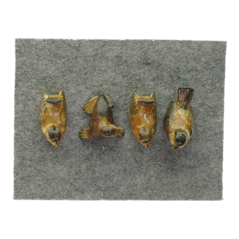 Retro brunmeleret keramik. Dyrefigurer 4 styk af fugle (str. Cirka 7 x 3)