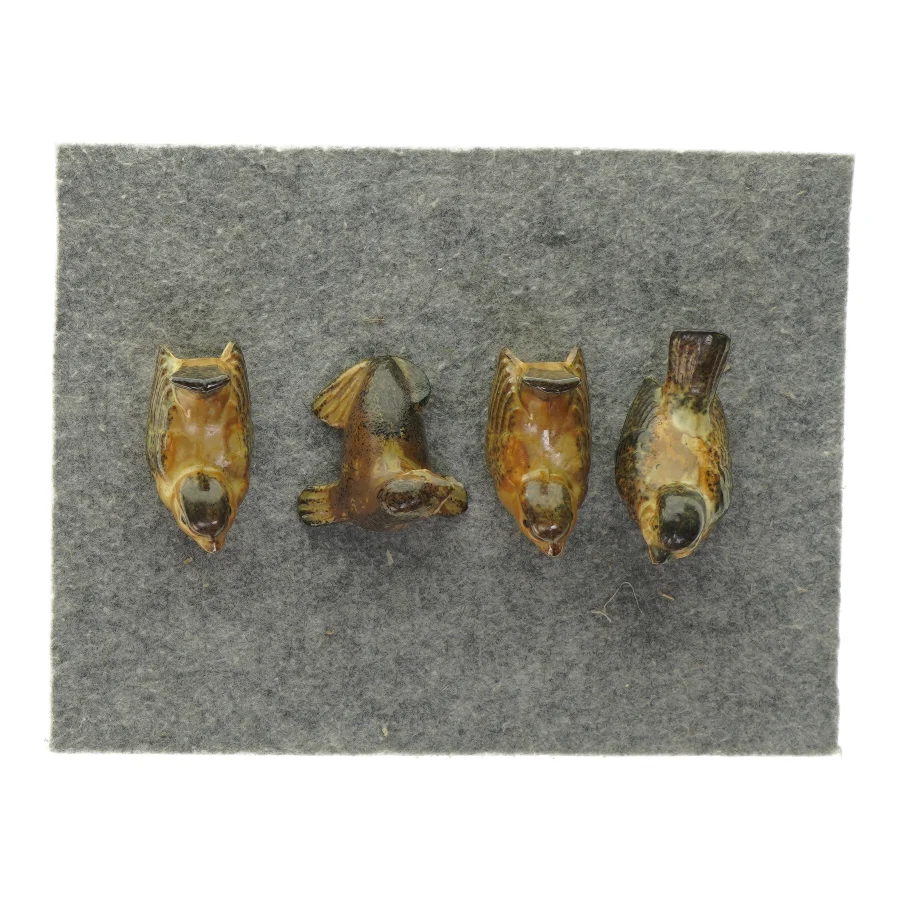 Retro brunmeleret keramik. Dyrefigurer 4 styk af fugle (str. Cirka 7 x 3)