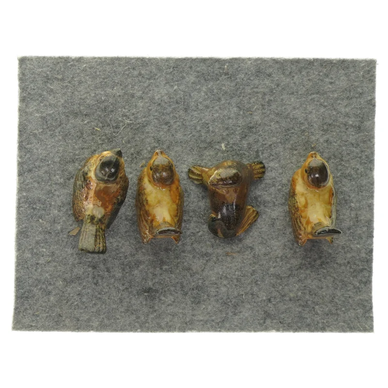 Retro brunmeleret keramik. Dyrefigurer 4 styk af fugle (str. Cirka 7 x 3)