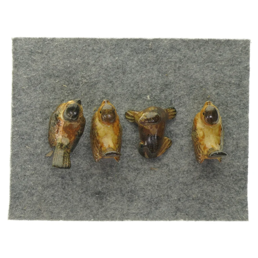 Retro brunmeleret keramik. Dyrefigurer 4 styk af fugle (str. Cirka 7 x 3)