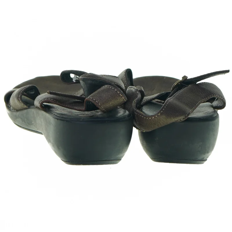 Sandaler (str. 40 )