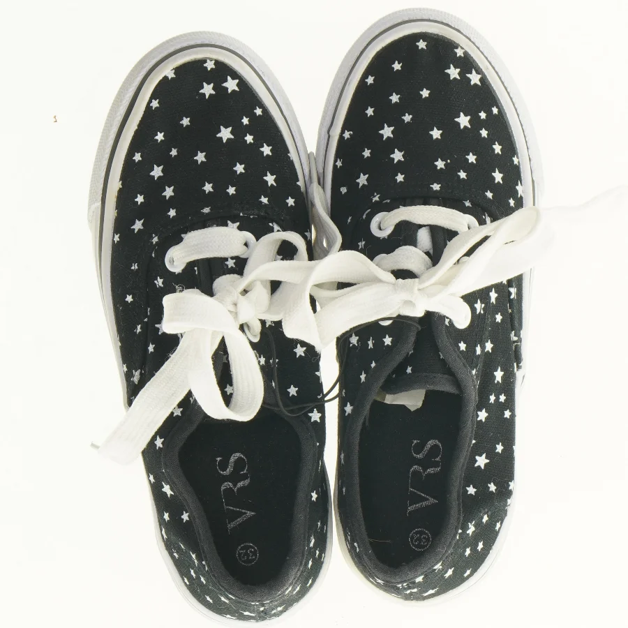 Nye sneakers / kondisko fra VRS (str. 32)