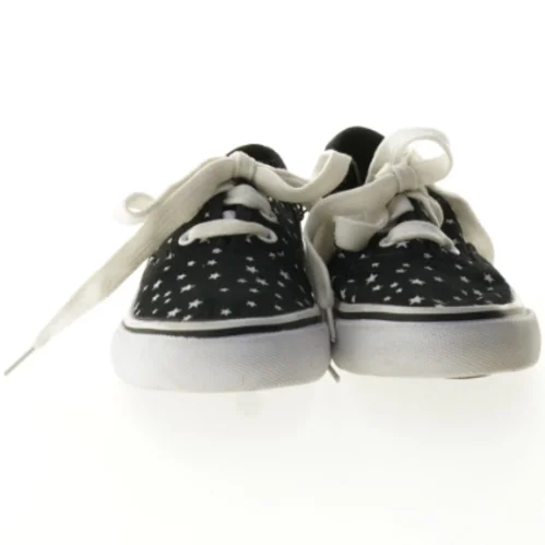 Nye sneakers / kondisko fra VRS (str. 32)