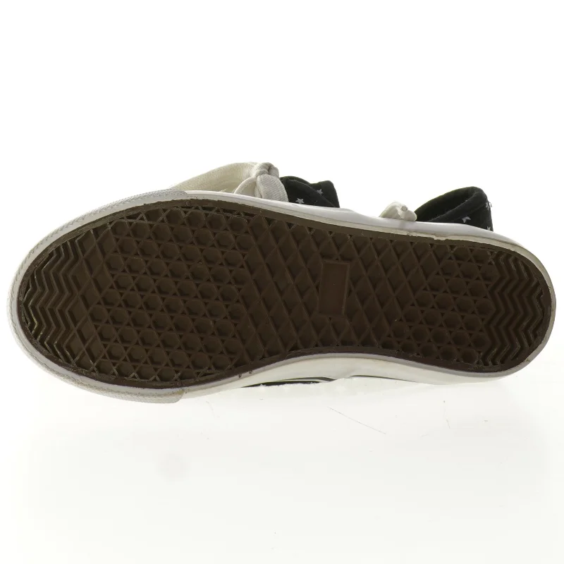 Nye sneakers / kondisko fra VRS (str. 32)