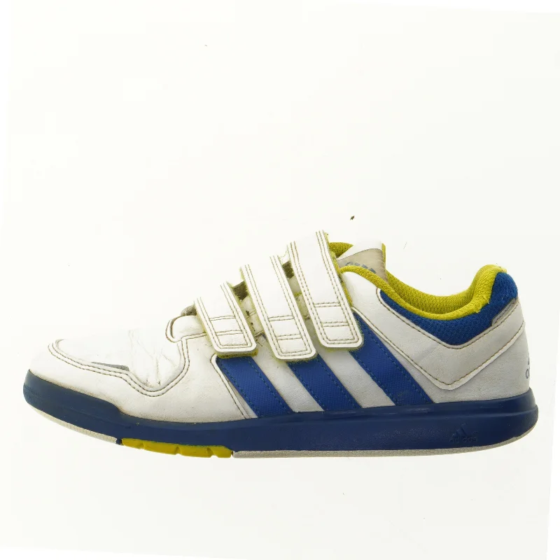 Sko fra Adidas (str. 23 cm)