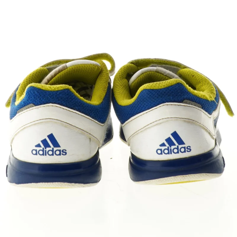 Sko fra Adidas (str. 23 cm)