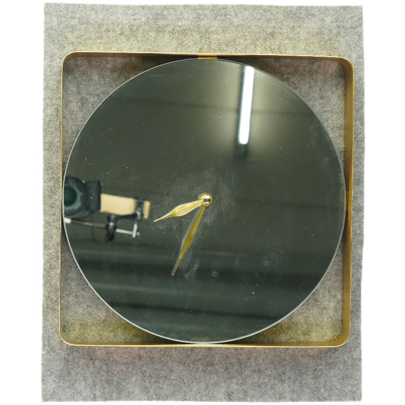 nyt ur med Spejlbaggrund (str. 30 x 30cm)