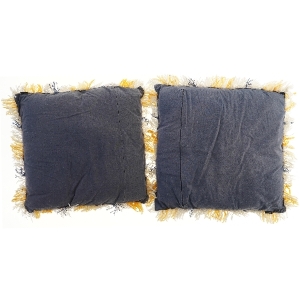 Sæt af plaid-mønstrede puder fra Ilva (str. 45x46 cm)