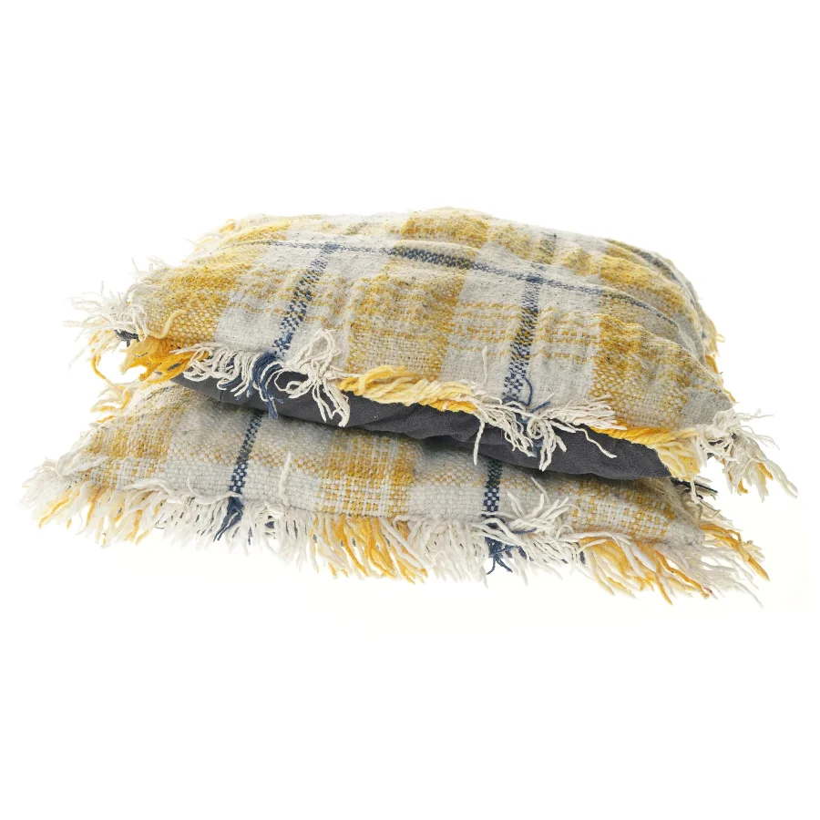 Sæt af plaid-mønstrede puder fra Ilva (str. 45x46 cm)