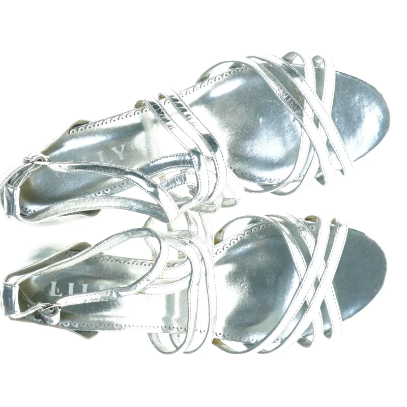 nye Sko fra Lilly (str. 40 )