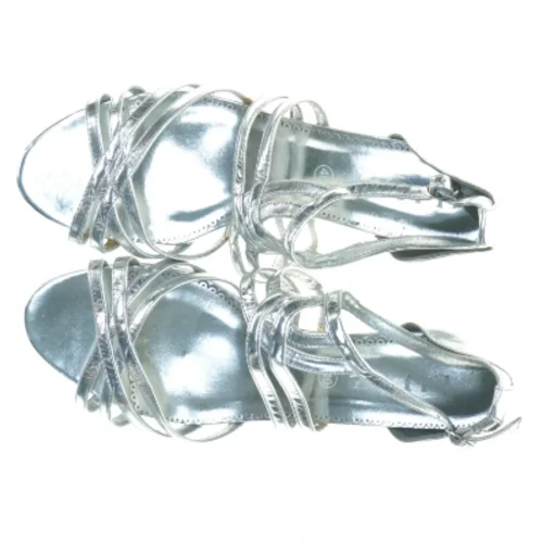 nye Sko fra Lilly (str. 40 )