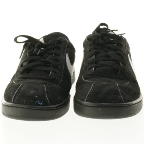 Sko fra Nike (str. 42)