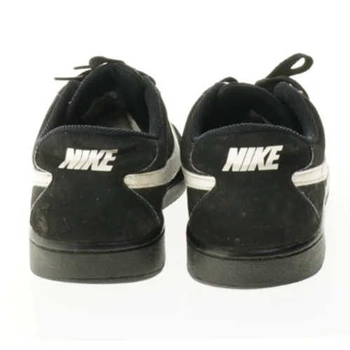Sko fra Nike (str. 42)