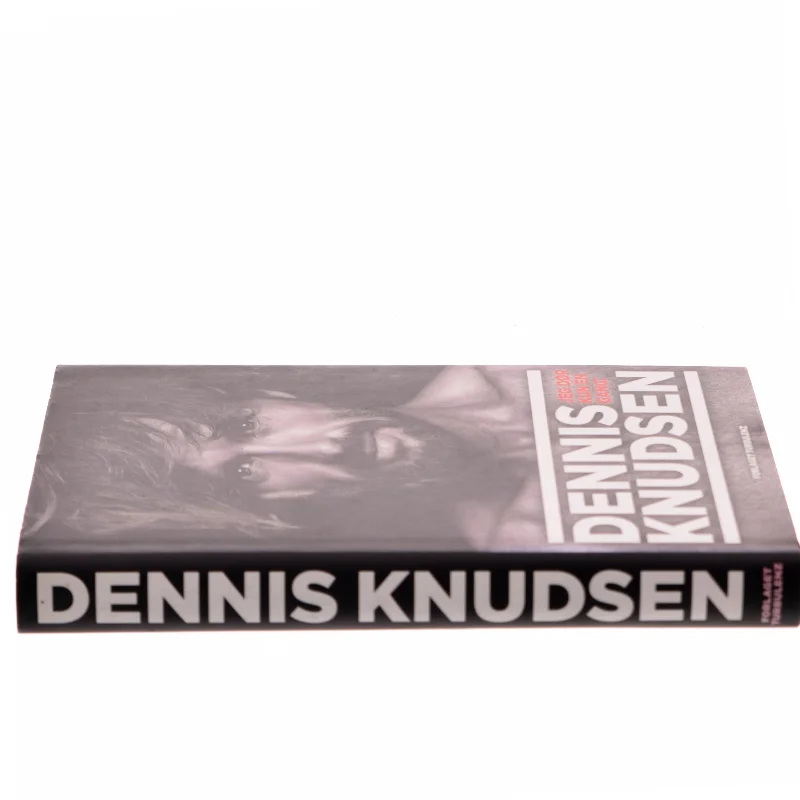 Jeg dør kun én gang af Dennis Knudsen (Bog)