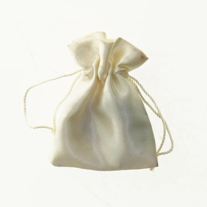 single Ørering med kvaster (str. 9 x 7 cm)