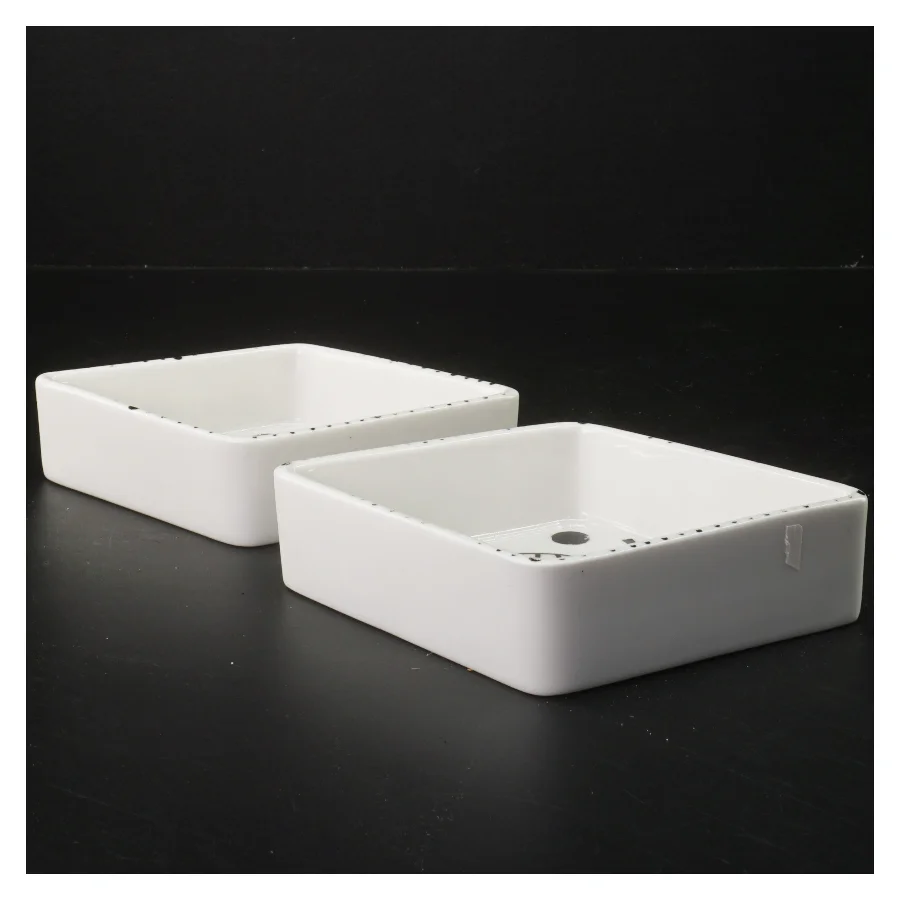 Rektangulære porcelænsfade med slikmotiv (str. 17x13,5 cm)