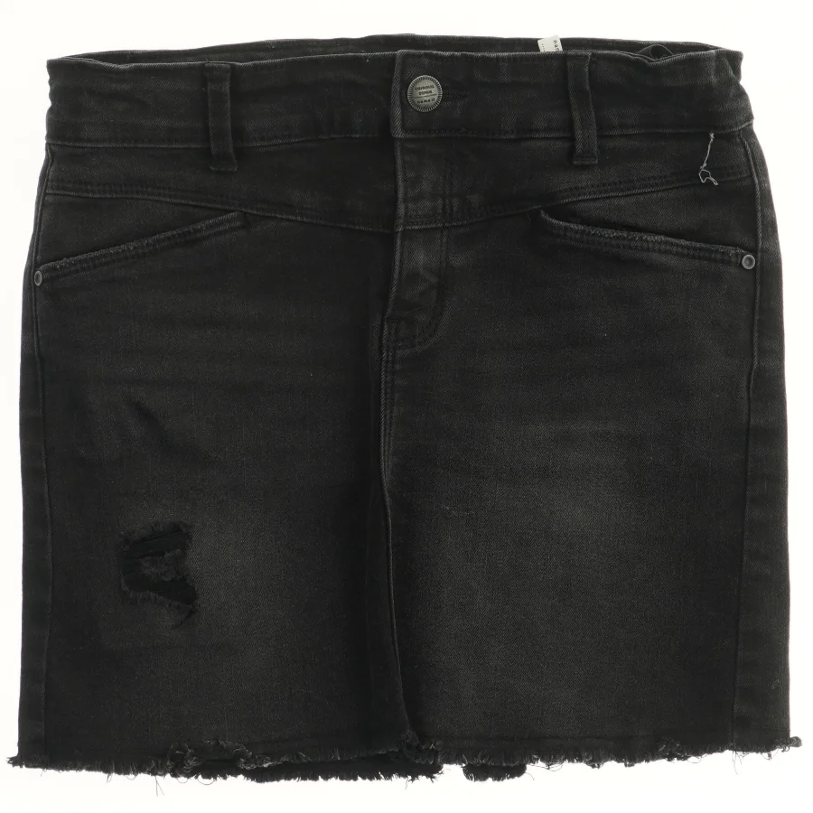 Sort denim nederdel med frynser fra Name It (str. 140)