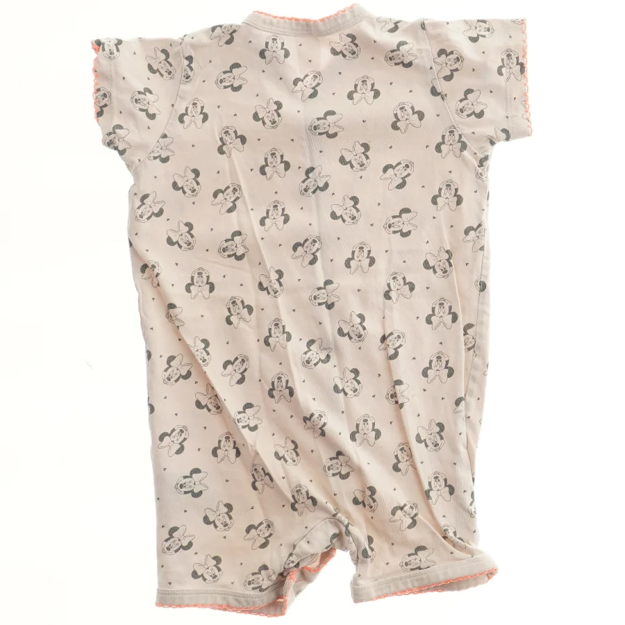 Disney mønstret dragt fra H&M (str. 80)