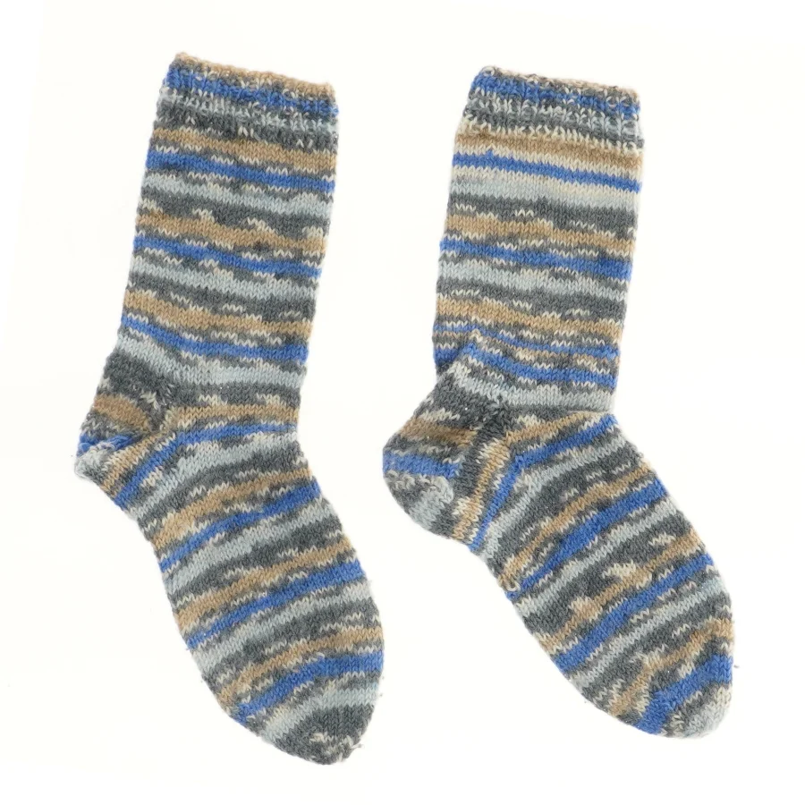 Strikkede sokker (str. 32 cm)