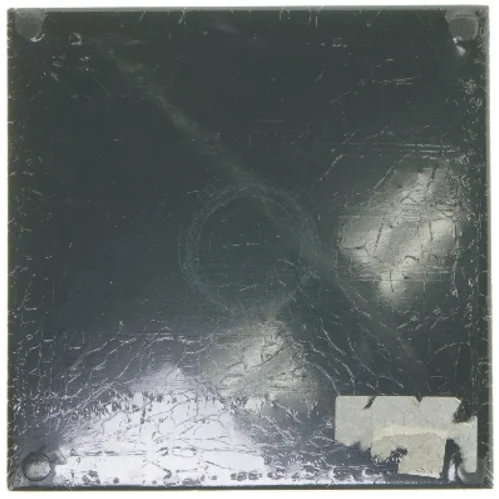 Metalbakke med kork (str. 21x21x1 cm)