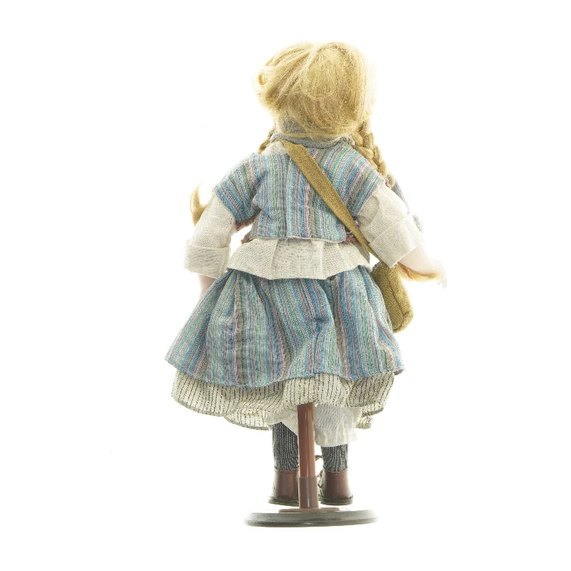 Porcelænsdukke med stribet nederdel (str. 45,5 cm)