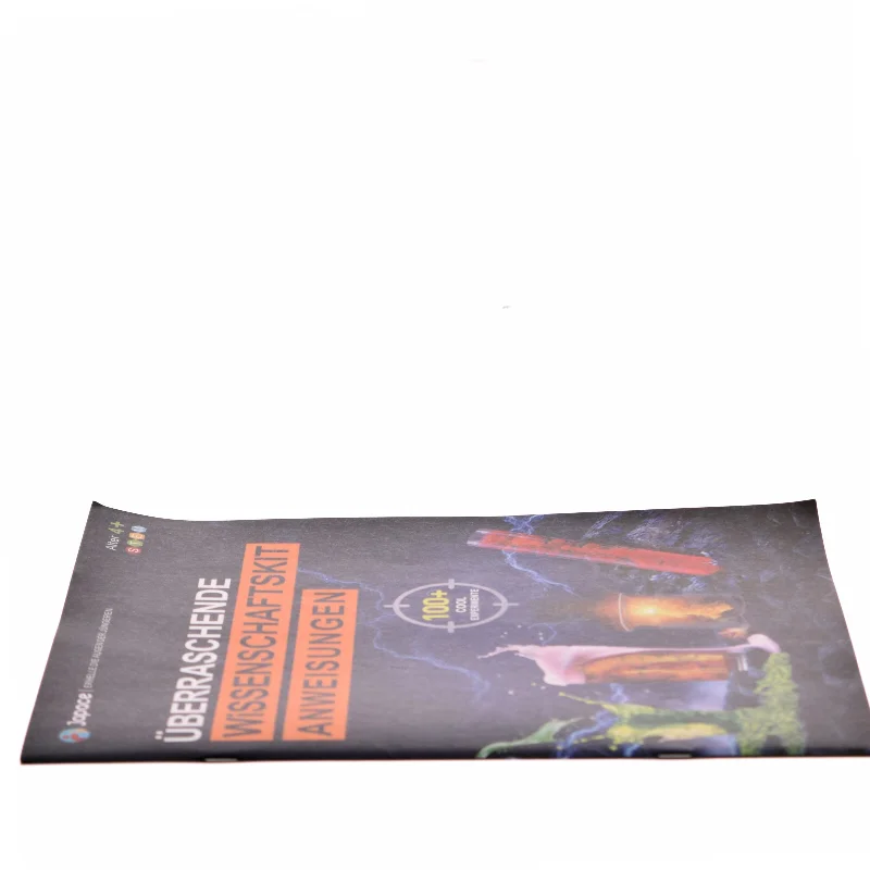 Sæt med mindre kemi-forsøg for børn. På tysk