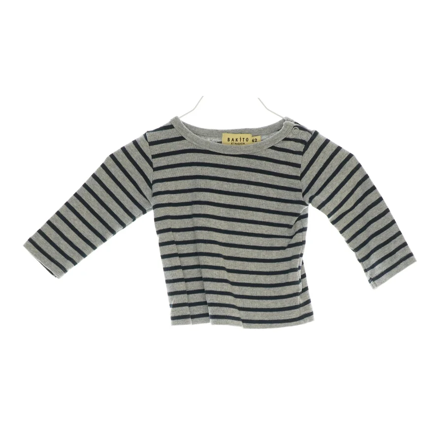 Bluse fra Bakito (str. 62)