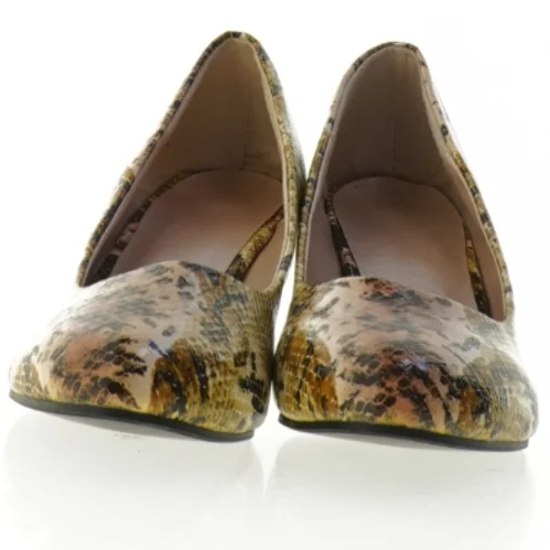 Slangeprint pumps (str. 38)