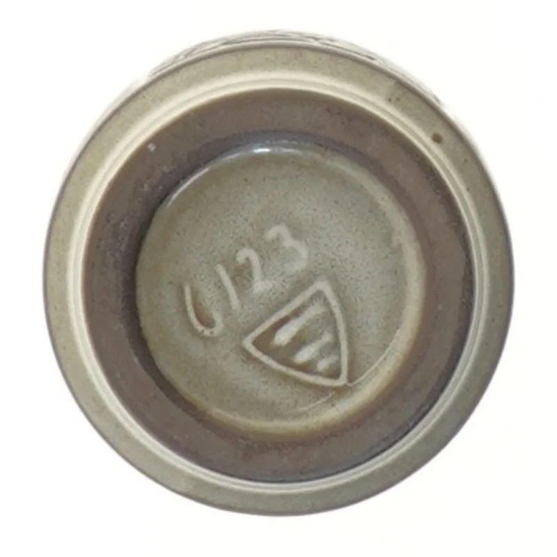 Vintage vase med indgravering (str. 8 cm)