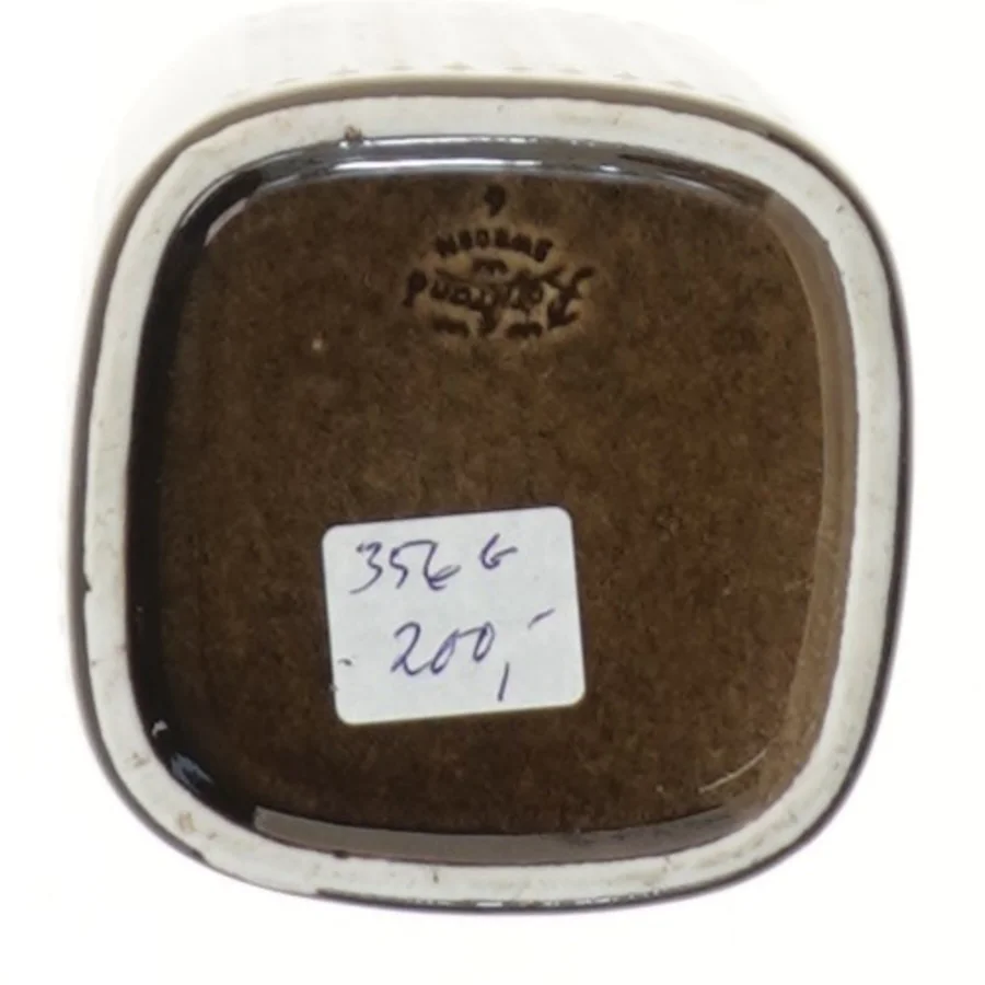 Keramisk vase med rillemønster (str. 17 cm)