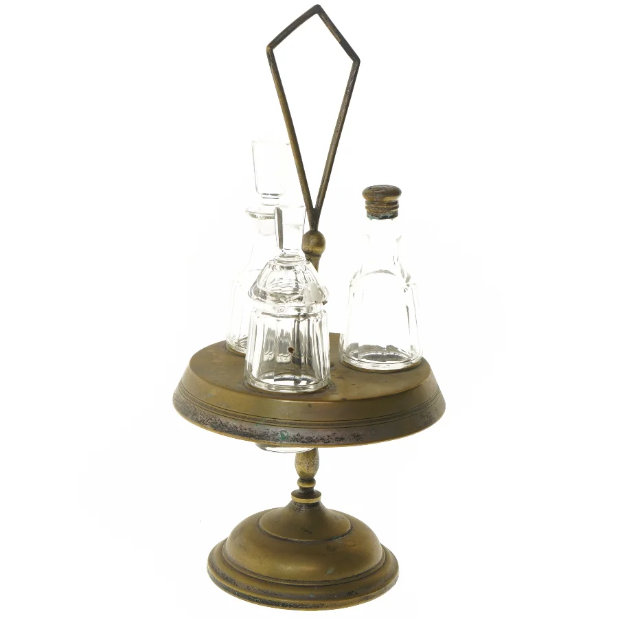 Antik karafelholder med glasflasker (str. 35 cm)