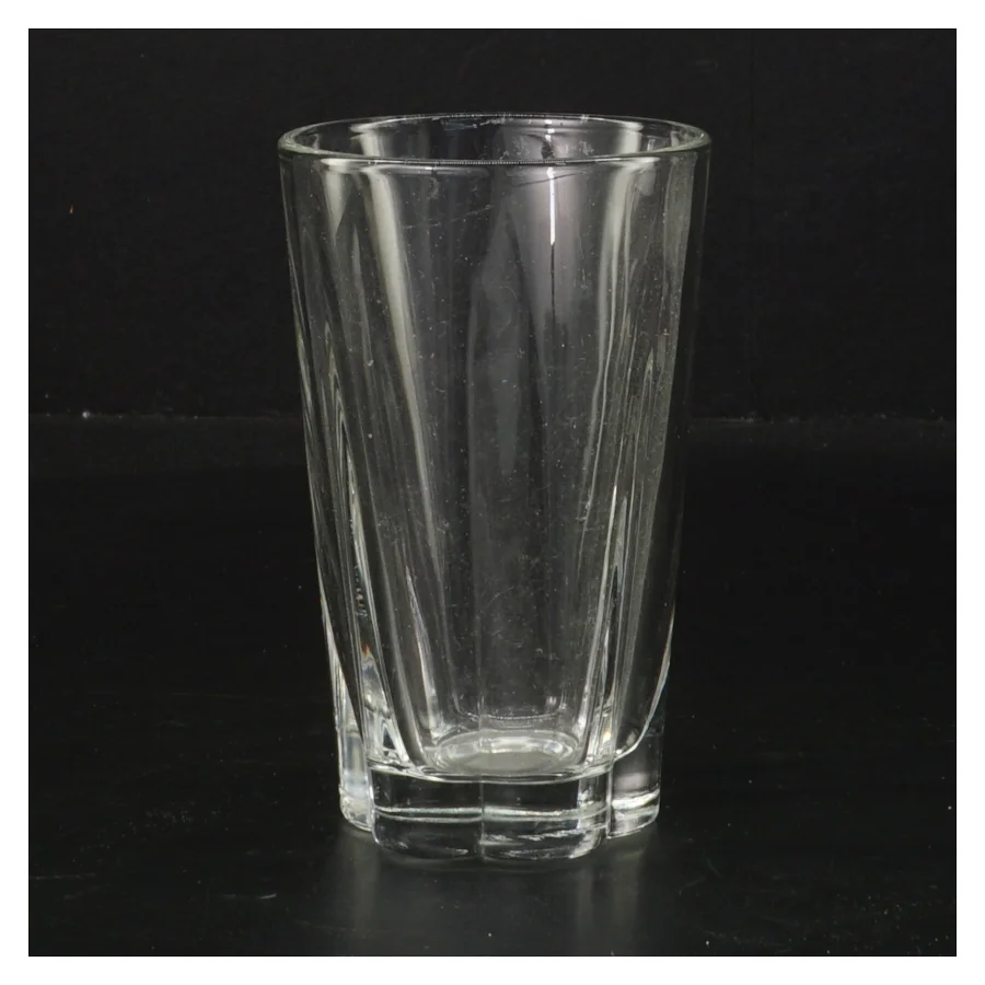 Glas med rillede design fra Erik Bagger (str. Ø 7,5 cm højde 12 cm)