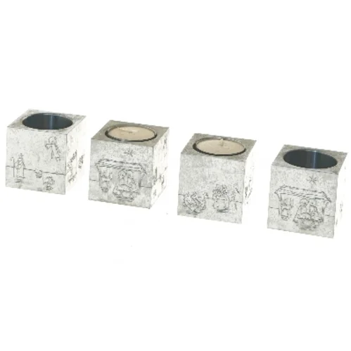 Kvadratiske lysestager med julemotiv fra Menu (str. 5x5x5 cm)