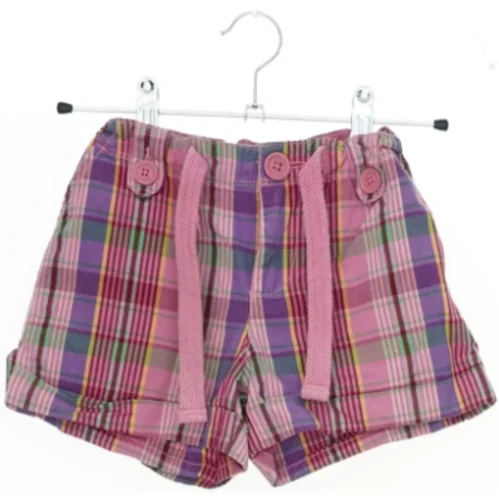 Ternede shorts med pink detaljer fra GapKids (str. 128)