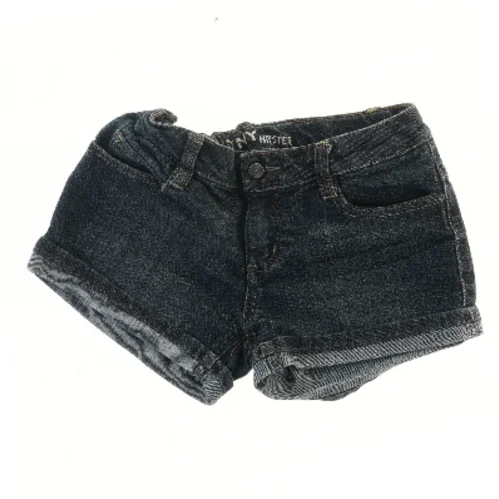 Denim Shorts (str. 152)