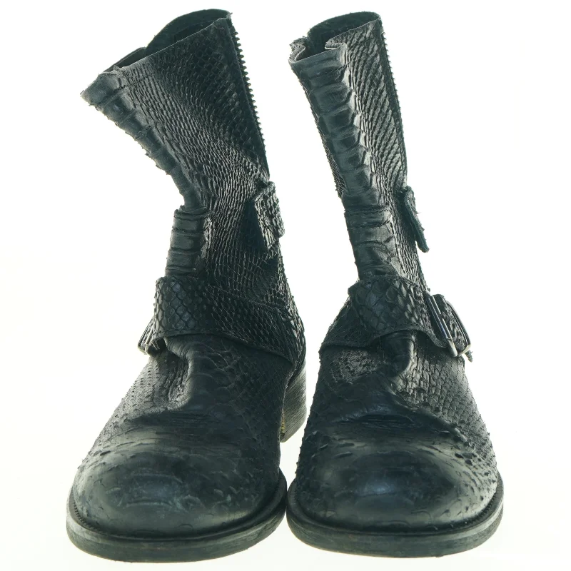 Sorte støvler i slangeskindsmønster fra Billi Bi (str. 38)