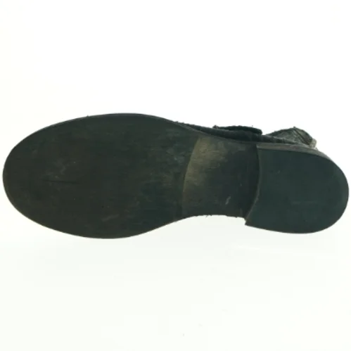 Sorte støvler i slangeskindsmønster fra Billi Bi (str. 38)