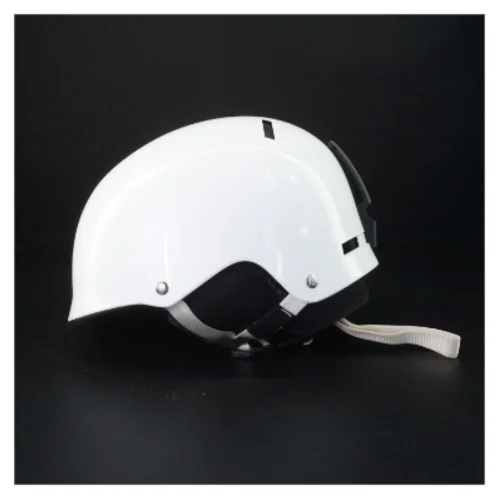 Hvid skaterhjelm