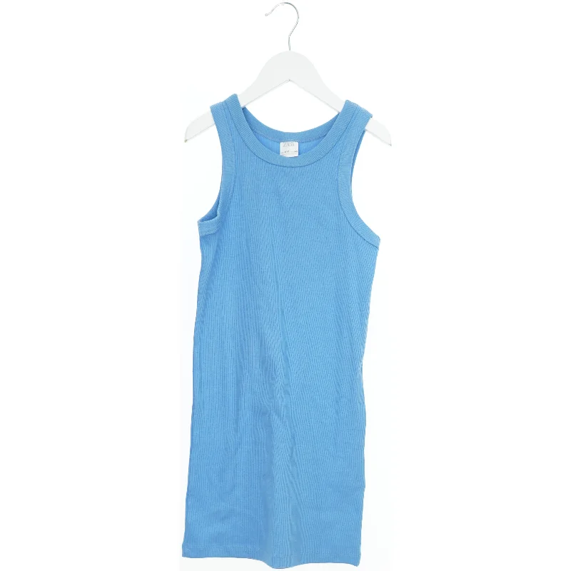 Blå kjole uden ærmer fra Zara (str. 140)